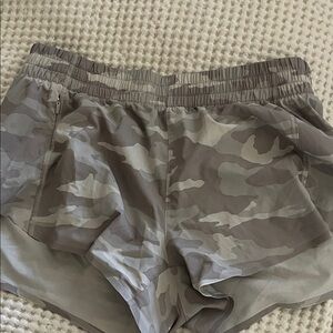 Athleta athletic hustle 3” shorts